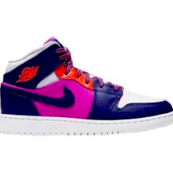 Air Jordan 1 Mid shoes - Picture 1 of 6